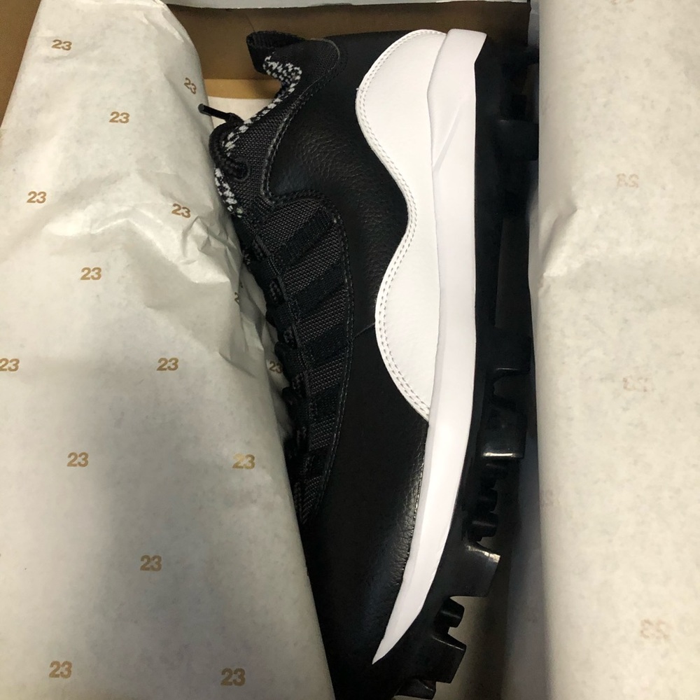 Jordan Retro 10 MCS baseball cleats